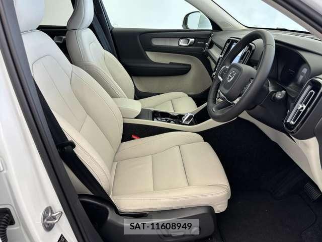 Volvo XC40 2025-12 8220496-1