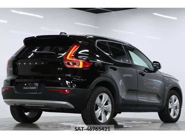 Volvo XC40 2022-10 8224612-3