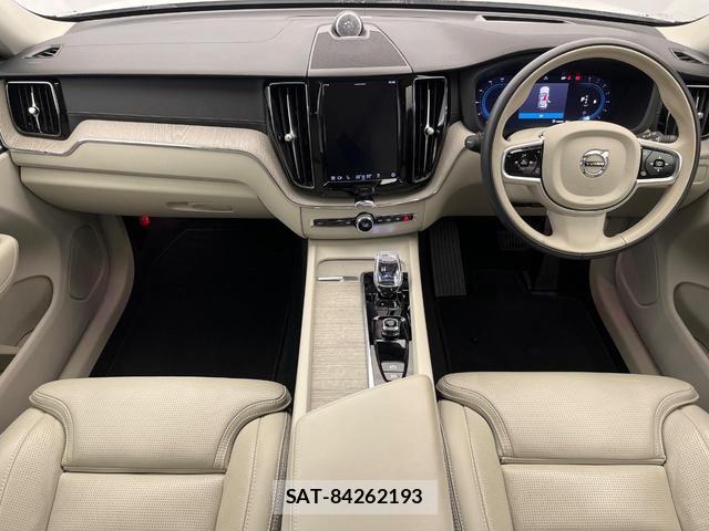 Volvo XC60 2023-11 8216348-1