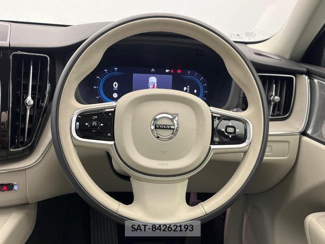 Volvo XC60 2023-11 8216348-10