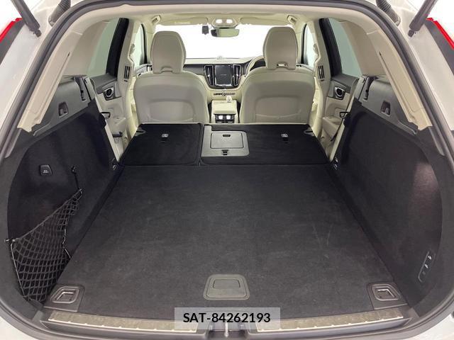 Volvo XC60 2023-11 8216348-14