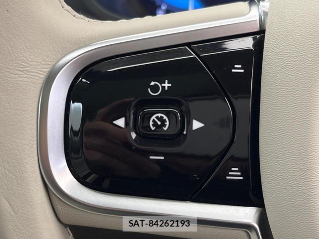 Volvo XC60 2023-11 8216348-9