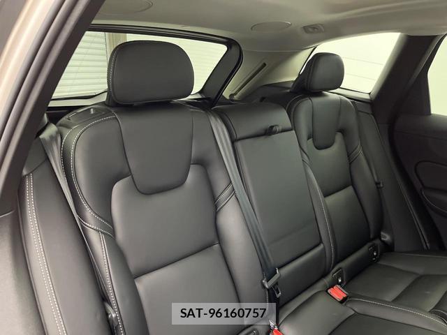 Volvo XC60 2024-12 8216349-12