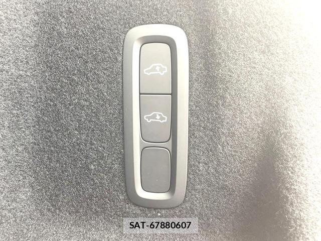 Volvo XC60 2025-01 8219062-9