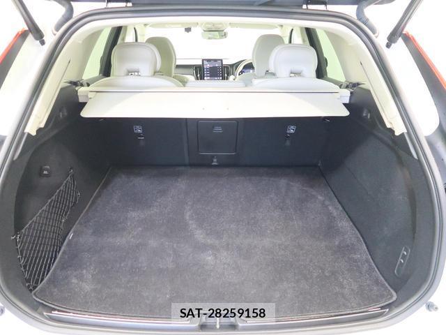 Volvo XC60 2025-06 8219501-14