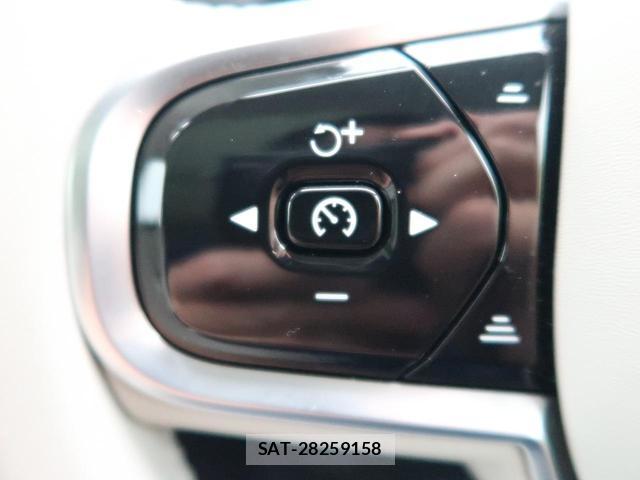 Volvo XC60 2025-06 8219501-9