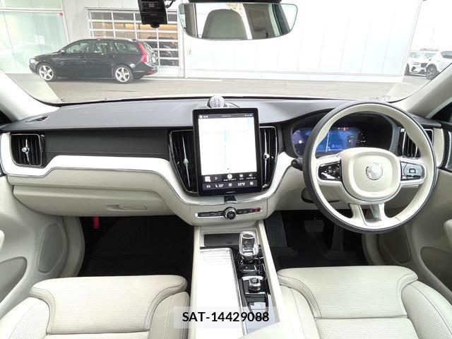 Volvo XC60 2025-06 8220590-1