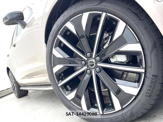 Volvo XC60 2025-06 8220590-15
