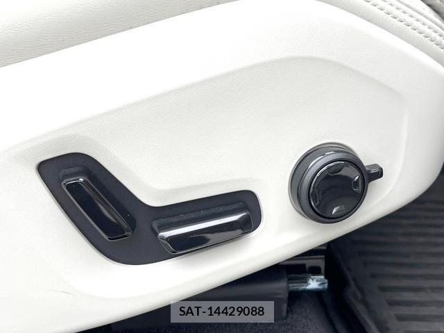 Volvo XC60 2025-06 8220590-9