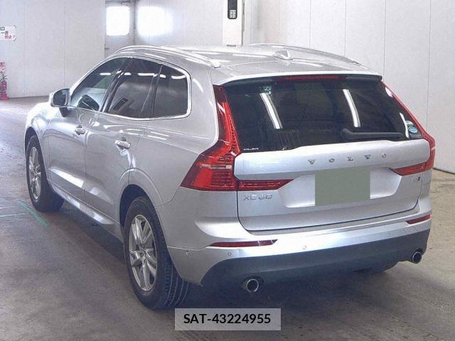 Volvo XC60 2018-03 8221434-1