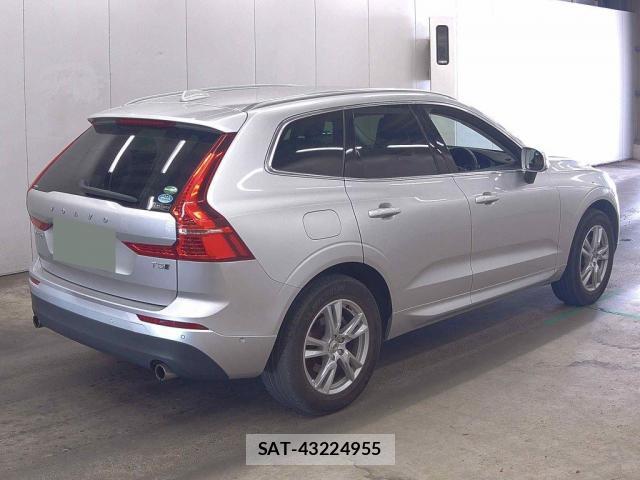Volvo XC60 2018-03 8221434-4
