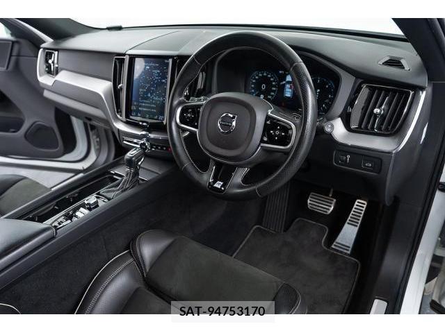 Volvo XC60 2018-08 8221747-10
