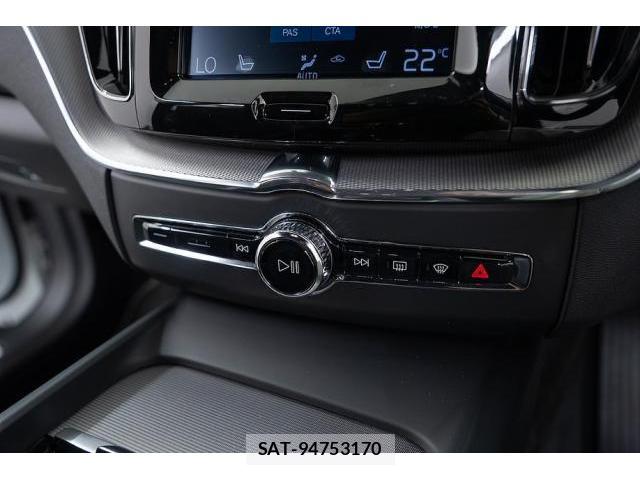 Volvo XC60 2018-08 8221747-18