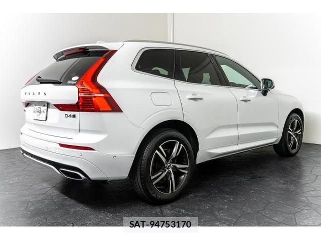 Volvo XC60 2018-08 8221747-8
