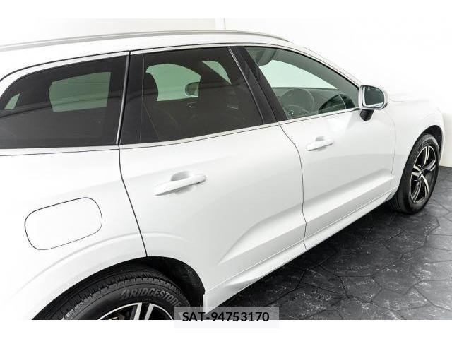 Volvo XC60 2018-08 8221747-9