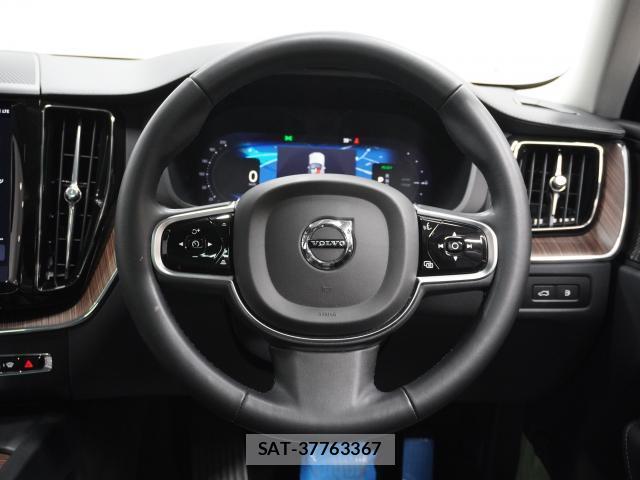 Volvo XC60 2023-12 8222929-3