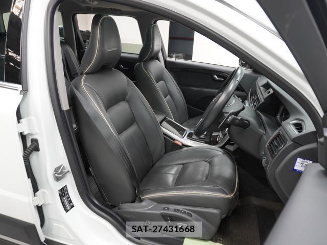 Volvo XC70 2016-11 8222919-12