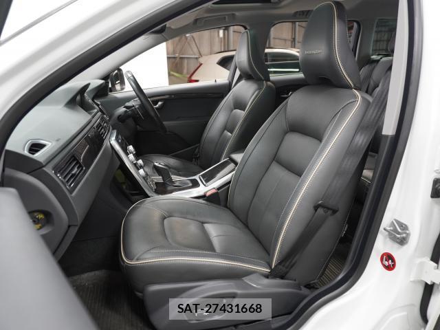 Volvo XC70 2016-11 8222919-13