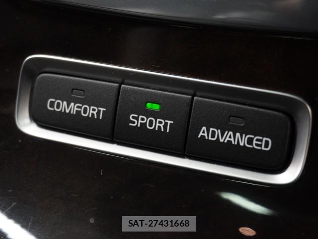 Volvo XC70 2016-11 8222919-8
