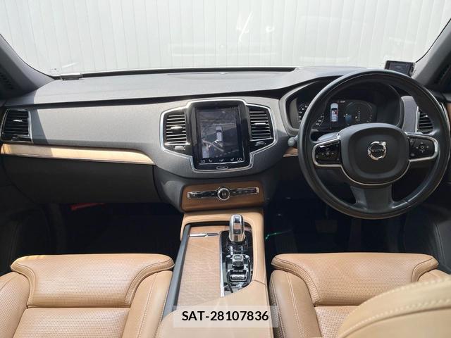 Volvo XC90 2017-01 8216595-1