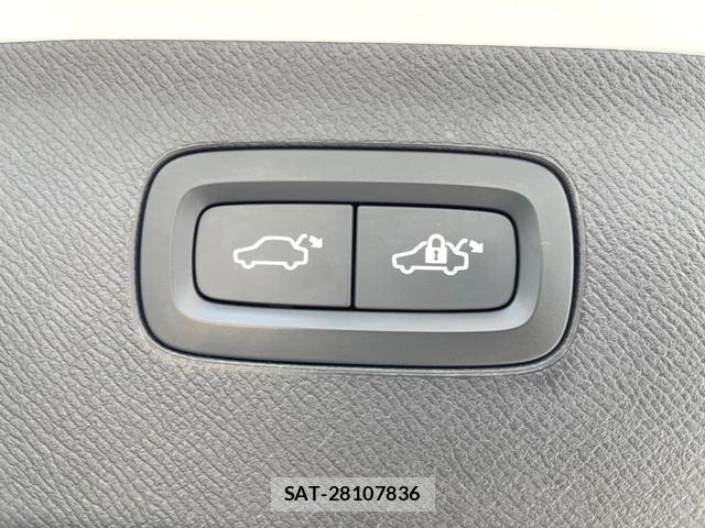 Volvo XC90 2017-01 8216595-16