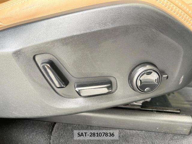 Volvo XC90 2017-01 8216595-7