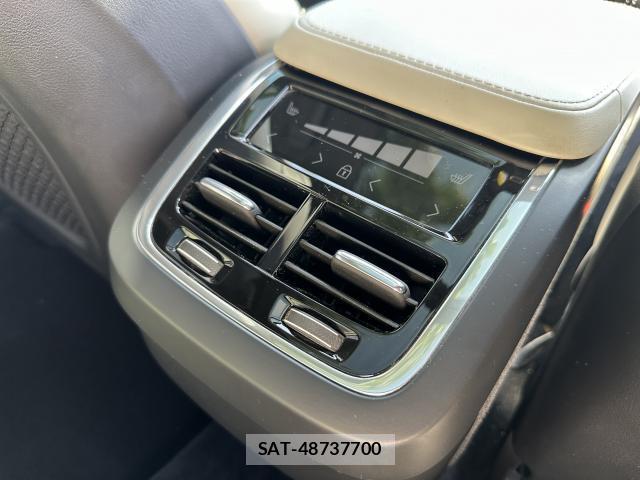Volvo XC90 2022-05 8218398-19