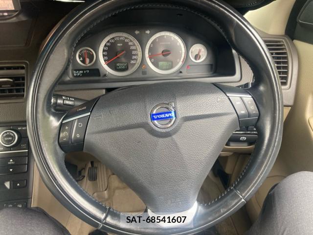 Volvo XC90 2014-01 8220037-9
