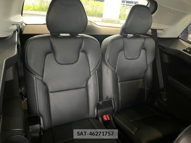 Volvo XC90 2017-12 8220589-12