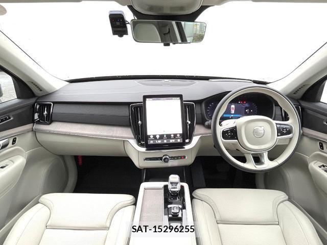 Volvo XC90 2025-12 8220591-1