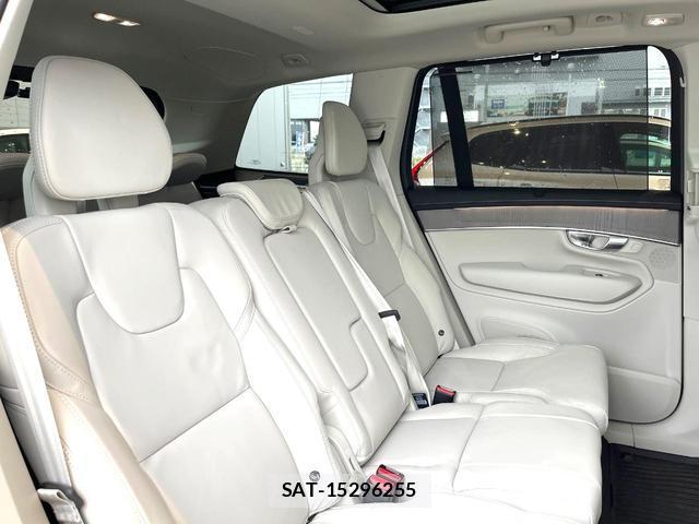 Volvo XC90 2025-12 8220591-12