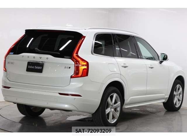 Volvo XC90 2023-08 8224613-10
