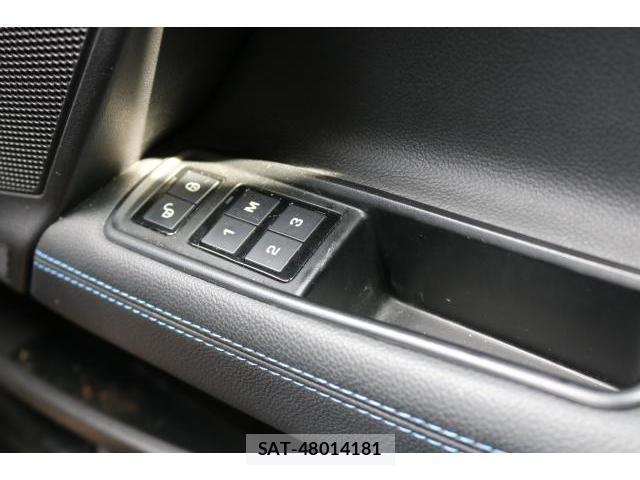 Jaguar XE 2016-06 8221212-9