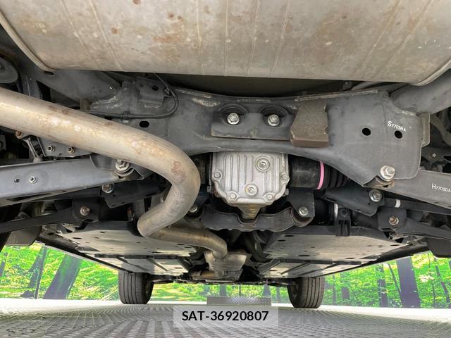 Subaru XV 2017-07 8216852-18