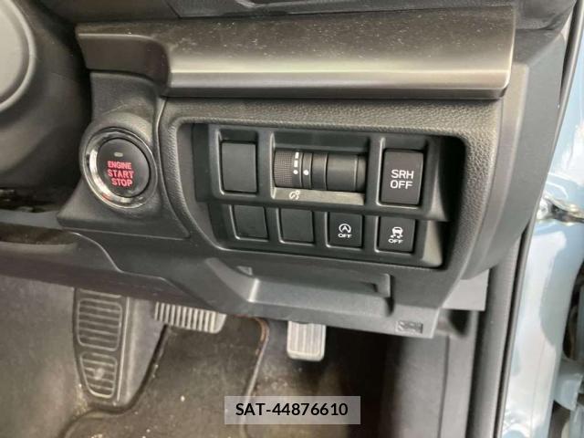 Subaru XV 2017-08 8218817-11