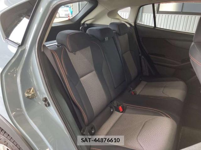 Subaru XV 2017-08 8218817-12