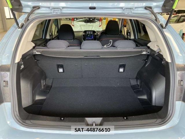 Subaru XV 2017-08 8218817-6