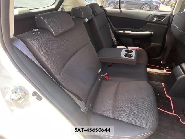 Subaru XV 2015-02 8219678-9