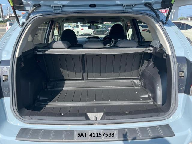 Subaru XV 2017-10 8220784-11
