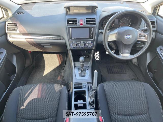 Subaru XV 2014-07 8220790-1