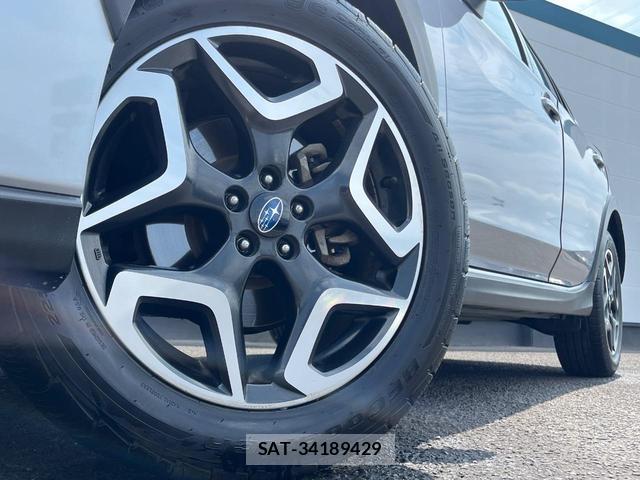 Subaru XV 2017-07 8220805-12