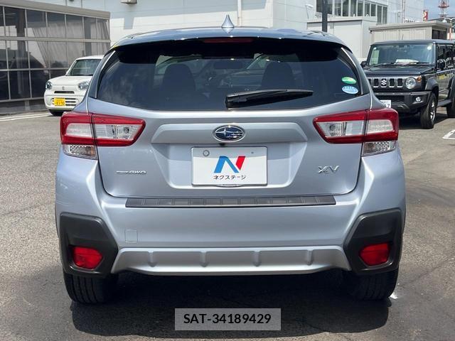Subaru XV 2017-07 8220805-14