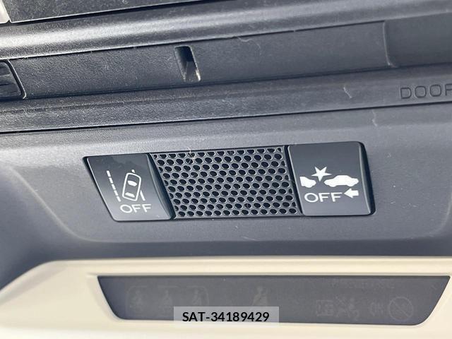 Subaru XV 2017-07 8220805-4