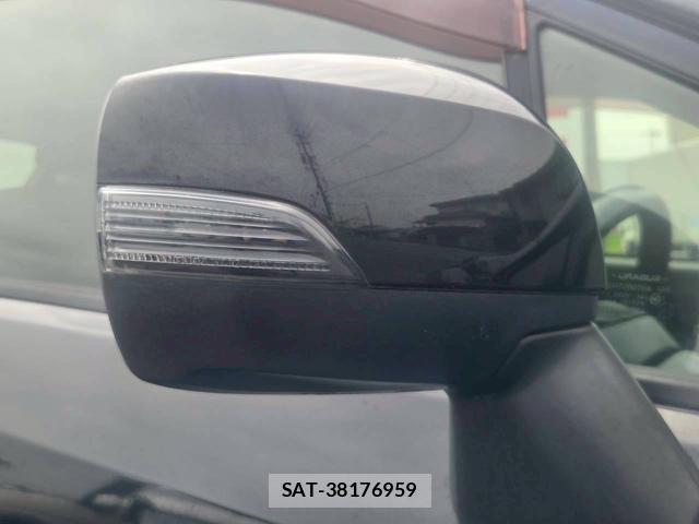 Subaru XV 2013-01 8223405-14