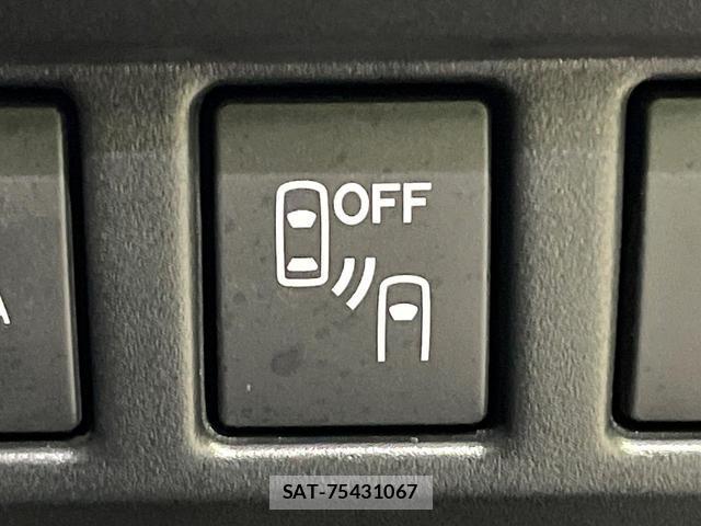 Subaru XV 2017-06 8223892-5