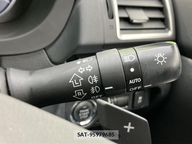 Subaru XV 2016-02 8225226-13