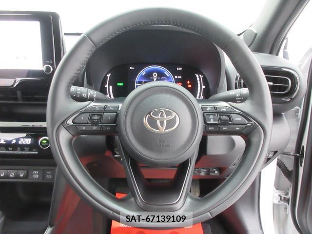 Toyota YARIS CROSS 2025-10 8216707-10