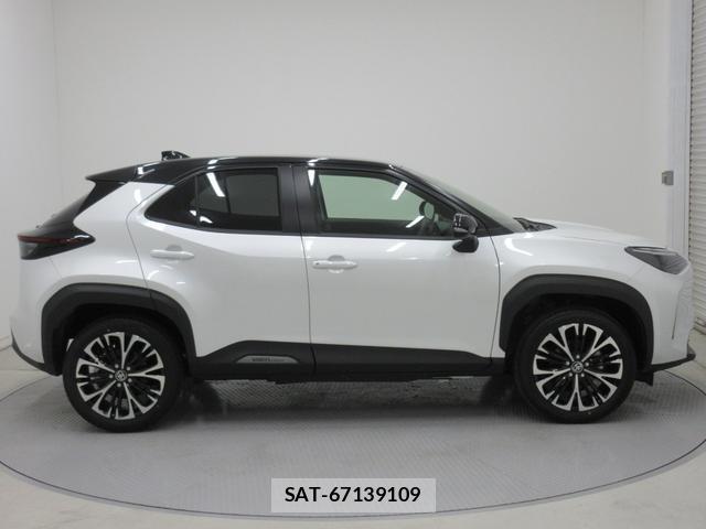 Toyota YARIS CROSS 2025-10 8216707-3