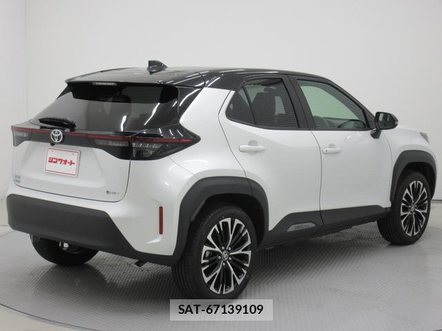 Toyota YARIS CROSS 2025-10 8216707-7