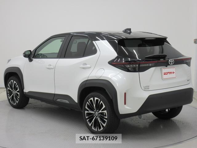 Toyota YARIS CROSS 2025-10 8216707-8